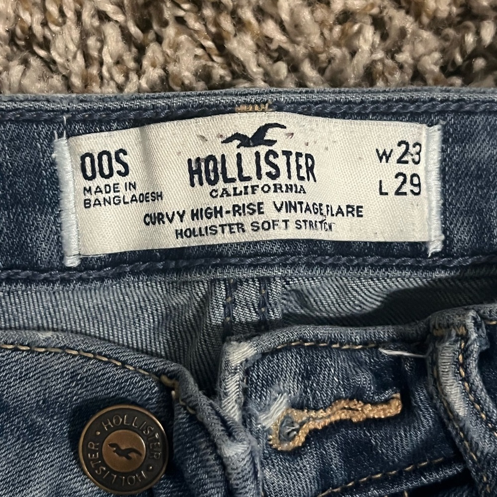 Hollister Curvy High Rise Flared Jeans